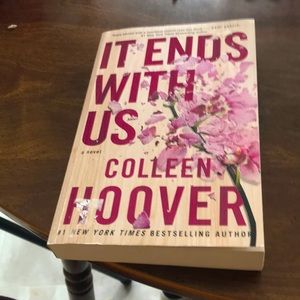 It Ends With Us Colleen Hoover book